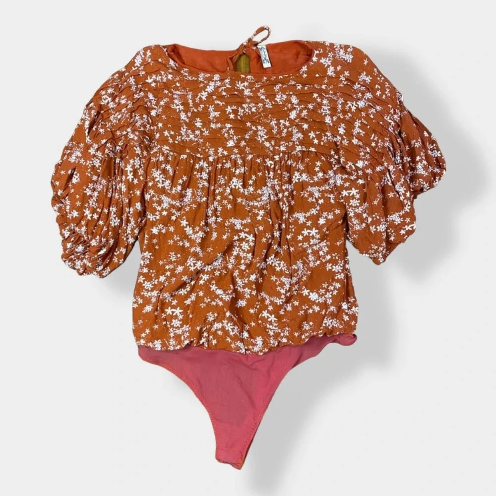 Free People Dessa one piece pin tuck top in rust size S‎